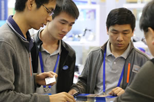 冠品技術耐心講解